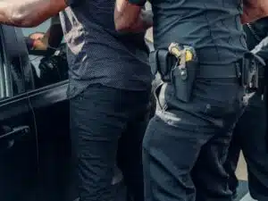 העלמת מס- קבלן שיש חשוד בהעלמת הכנסות מעבודה ומהשכרת מספר דירות שבבעלותו
